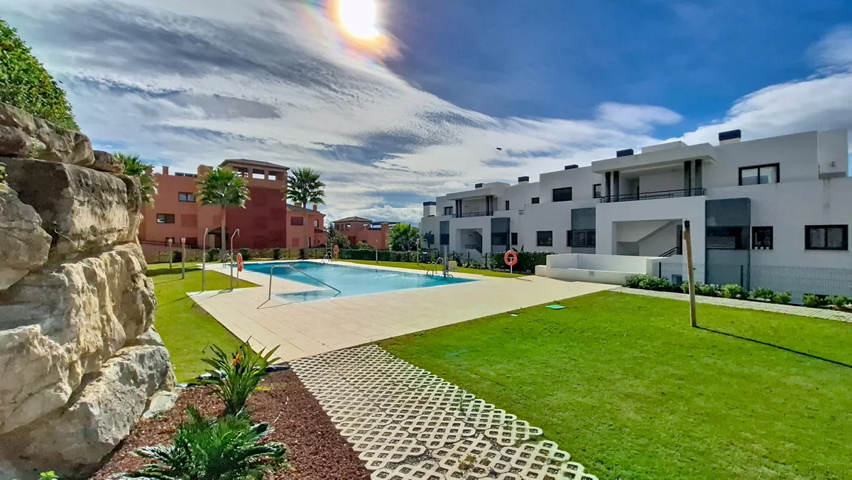 e03cea34-18ea-4aff-8ee3-58d536353a29