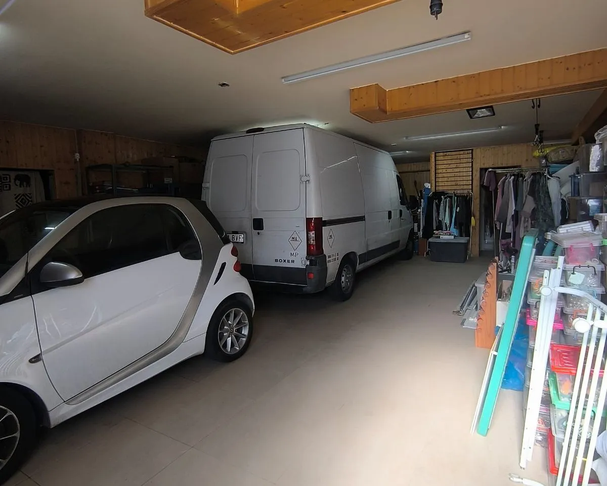 c8bfc9cc-6cc9-42a8-bc35-293b3cf0c6ef