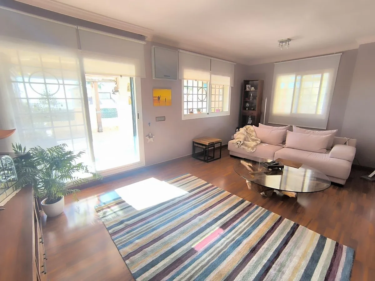 e531a9e8-c76a-4b64-bcb8-a8ce31d7e9d8