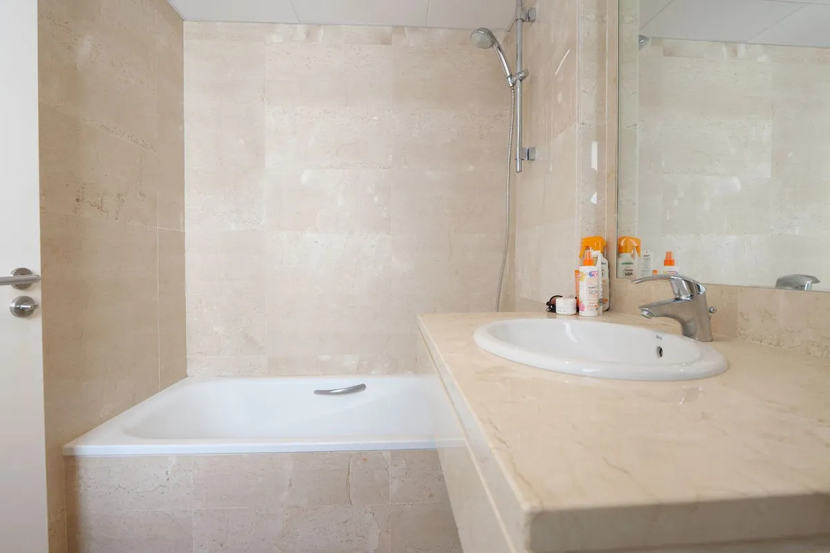 998e6b51-d8e6-4edd-a5d1-a37752962f75