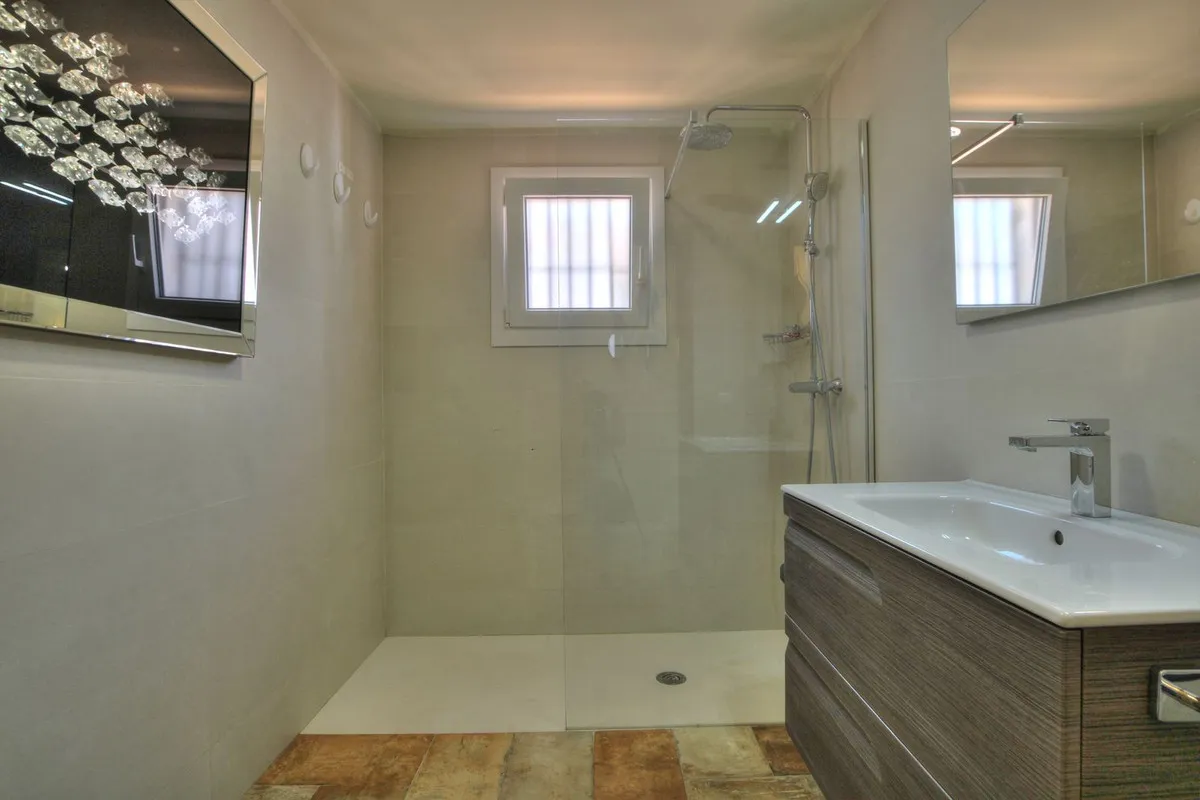 506754f1-ce3f-4800-9632-19a16f1ba300