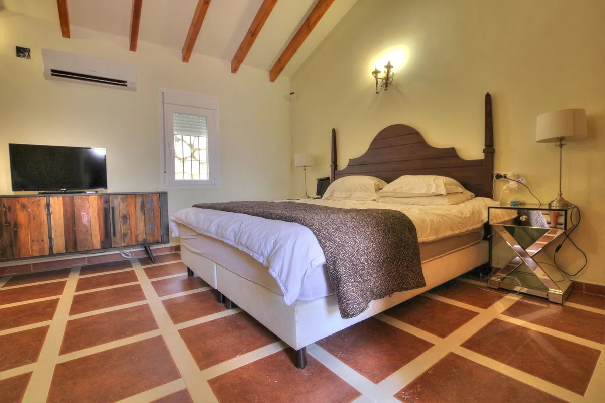 ba0ce82b-b618-4854-b3cf-8f525f187297