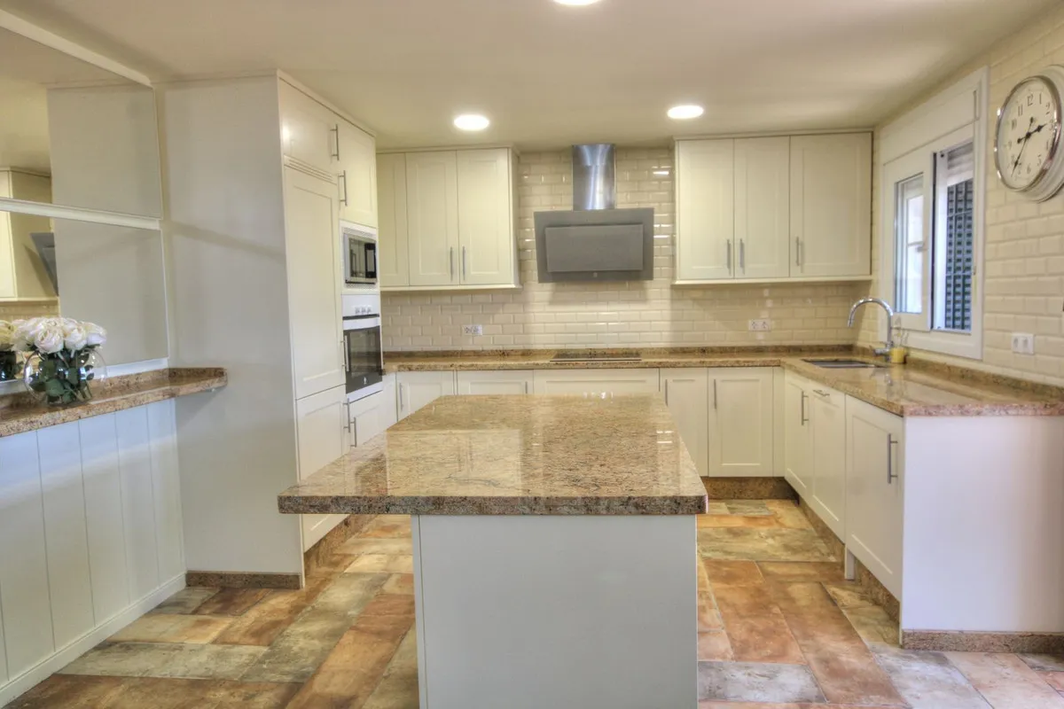 ddb4e63d-e5c0-40d2-a4df-c7911937b5ef