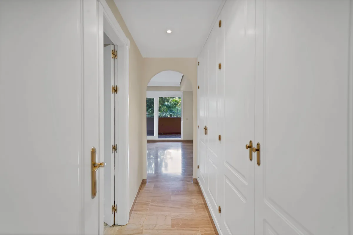 4c8d79ad-c1b4-4fe8-9164-8118594b5618