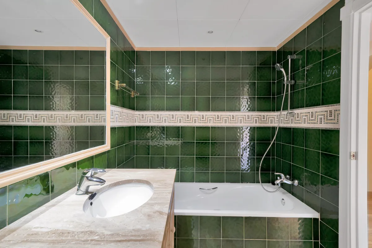 8e3e8eb3-d913-444a-940f-11740ecdcf88