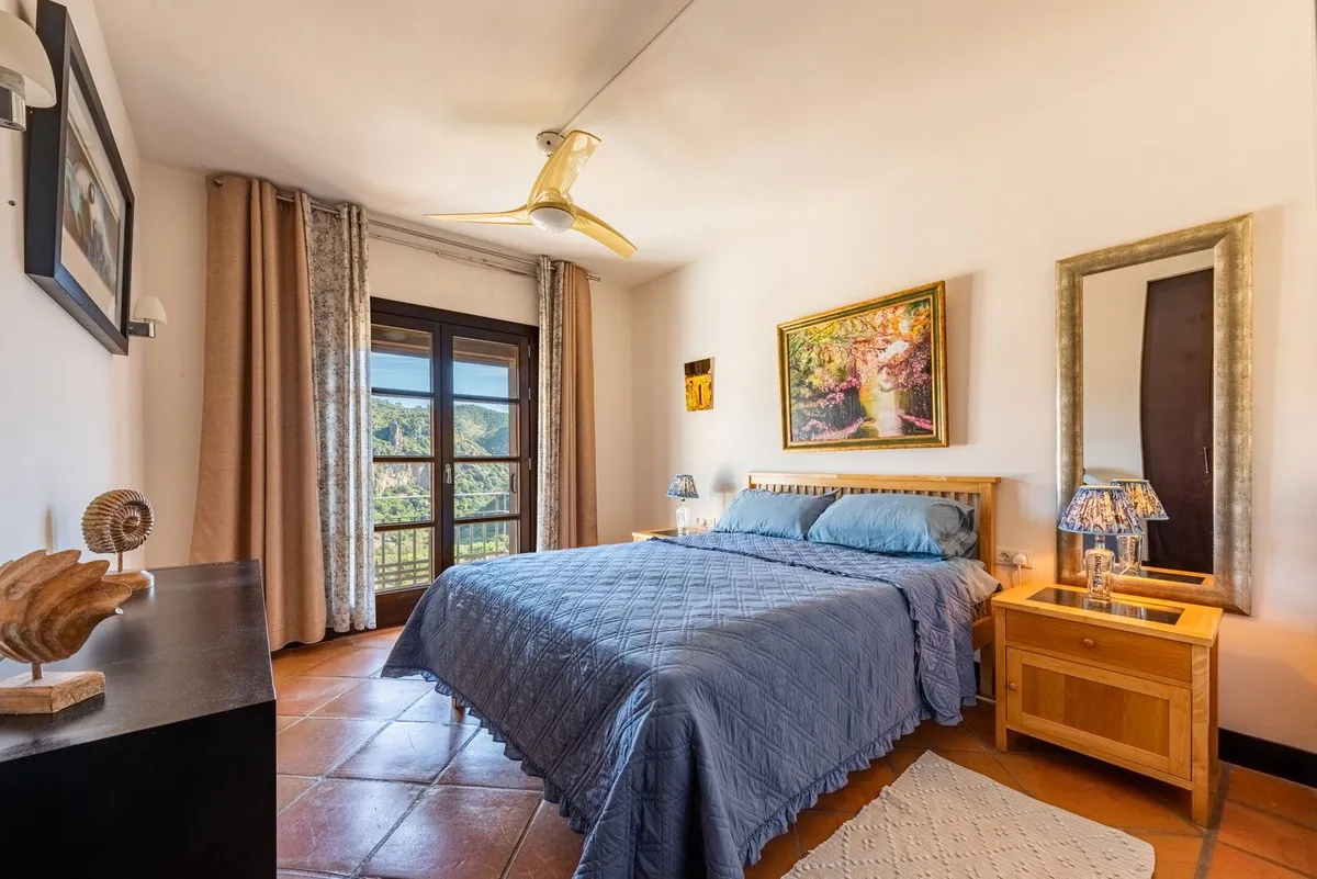 5d2677b5-1a72-4eba-afc2-077e34441587