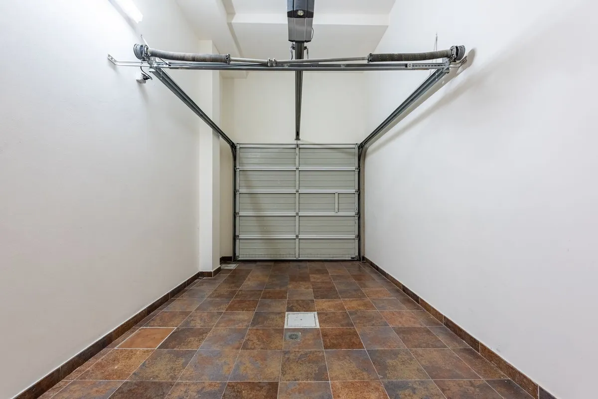 8ec03e2e-6aa6-4e54-988a-810cdfde9366