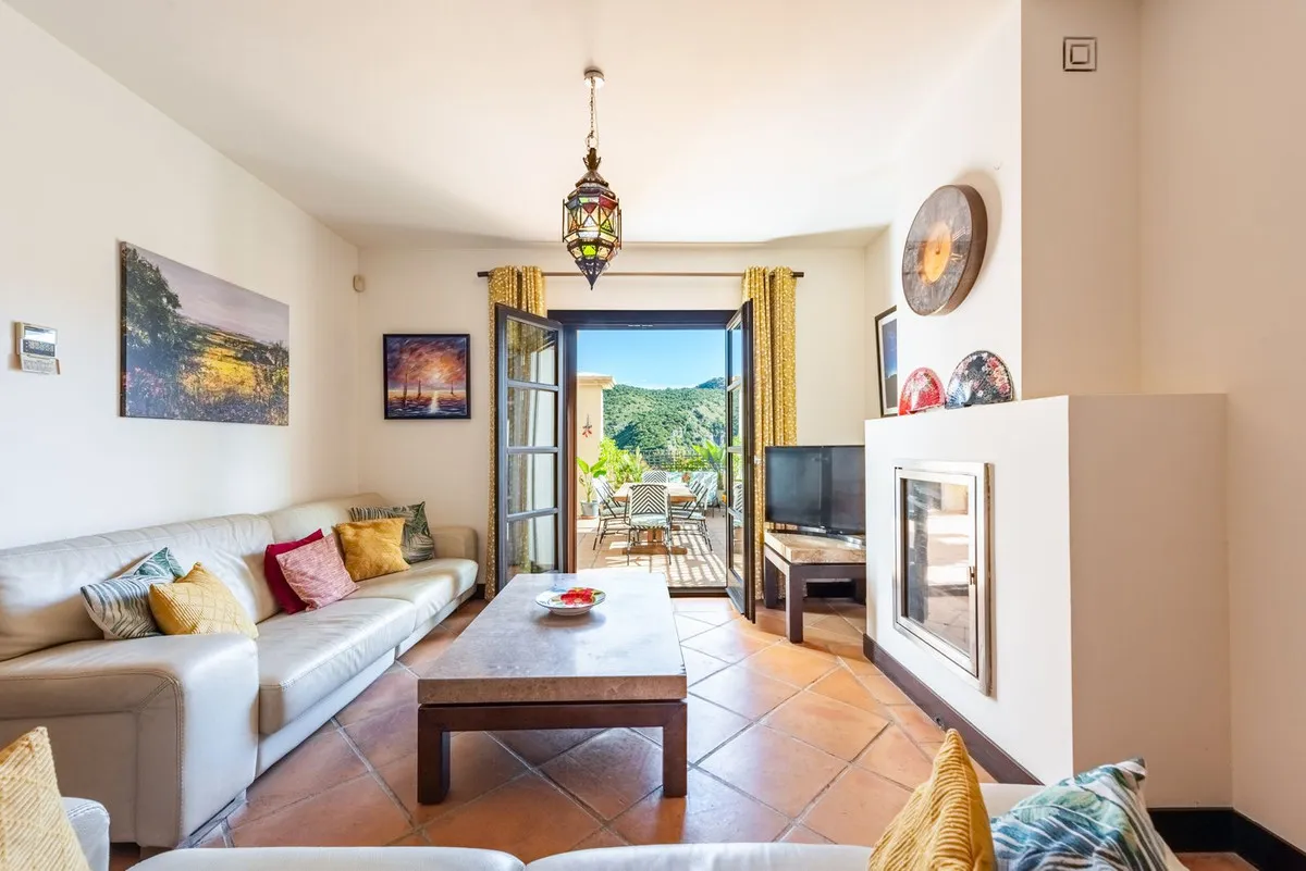 ecae9fbf-1676-4de3-a3b3-7dd10e760261