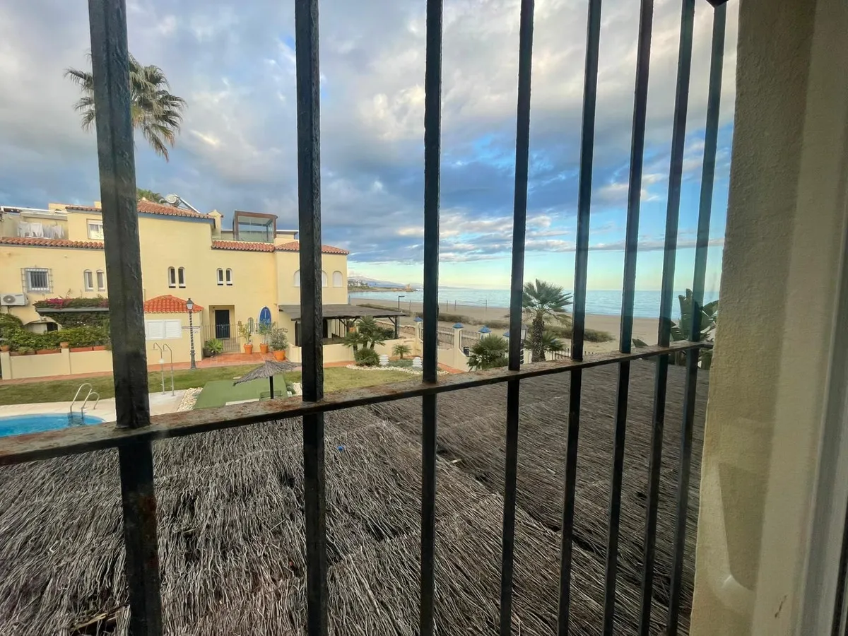 233ffef2-d73d-407e-b82e-bf955b40678d