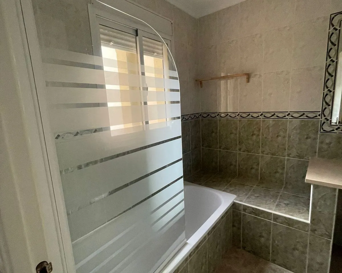 c7351060-7654-48e7-b2a5-af8710d49bb8