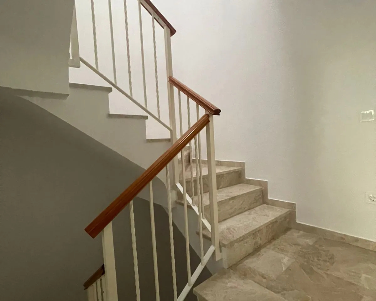 e6836316-eae7-483e-b115-6496675e0538