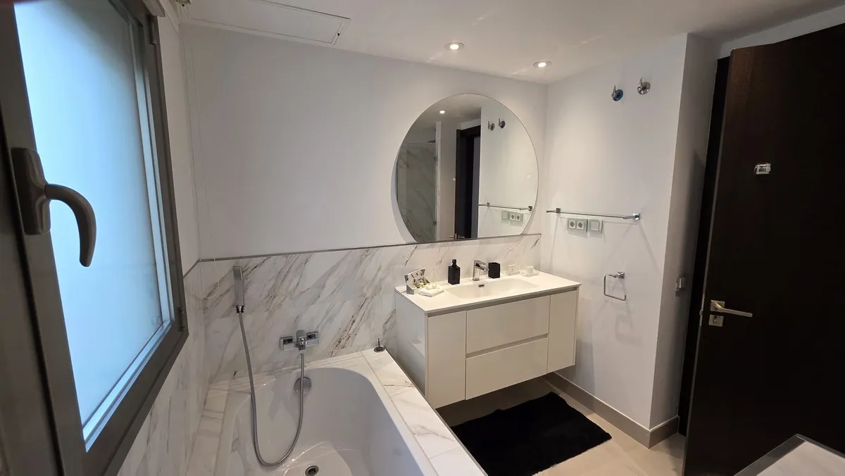 2e055886-b5c9-4565-a14c-ac985f67a2ea