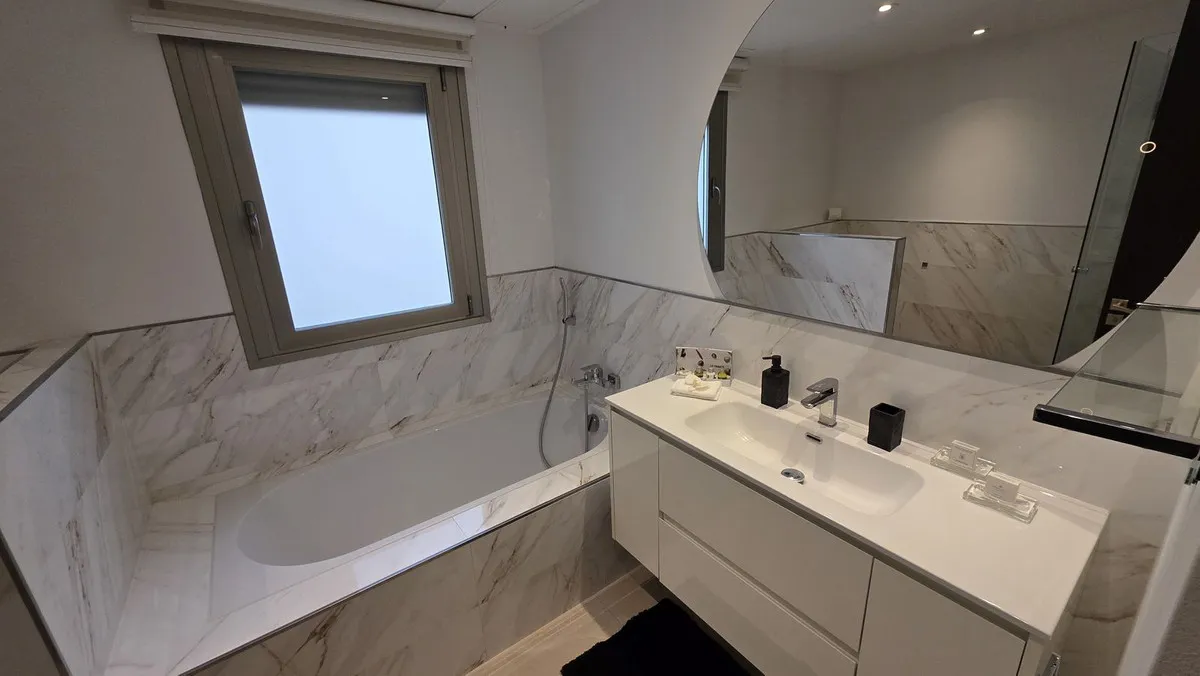 30c2b9cf-5f45-480d-841d-f3f43727279a