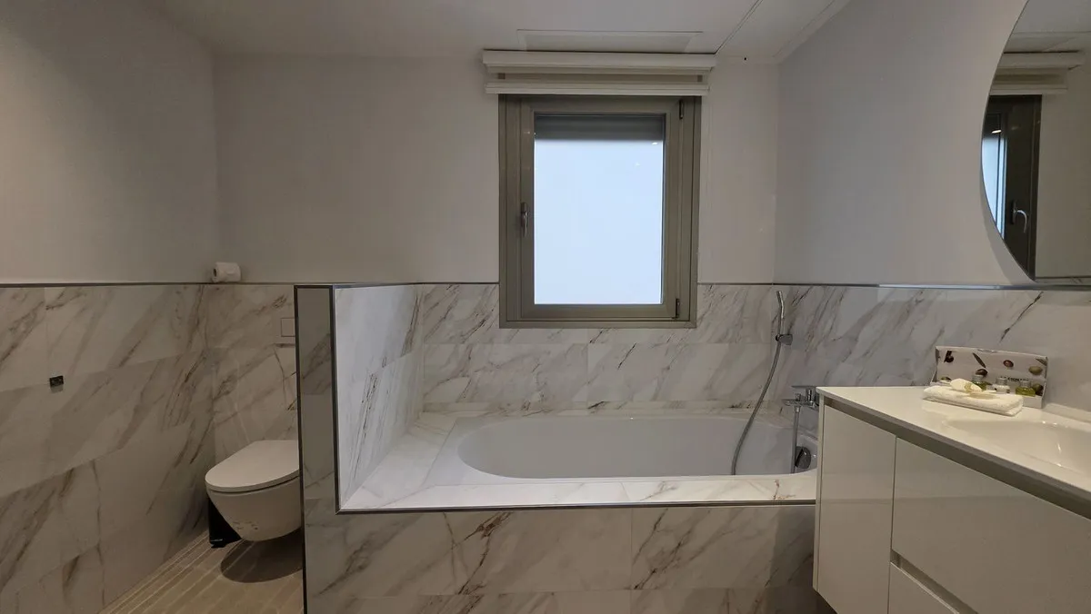 37c5b895-b13f-4b1c-ab97-e0423f1add71