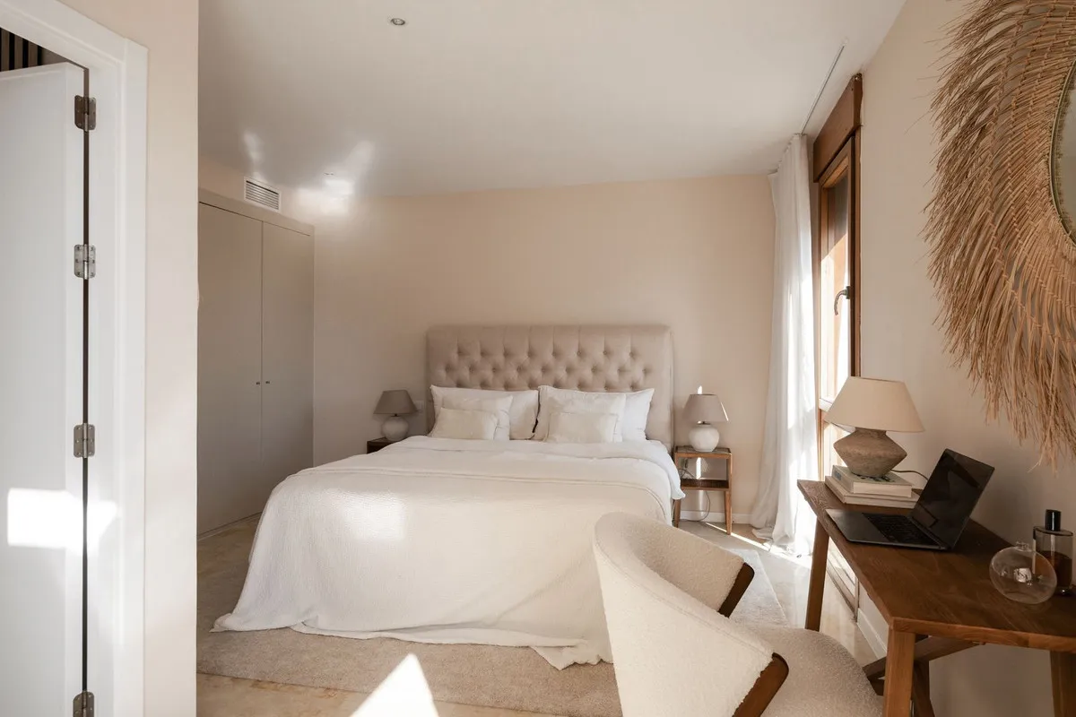 256f99a6-688b-4ed2-a990-be4af4226623