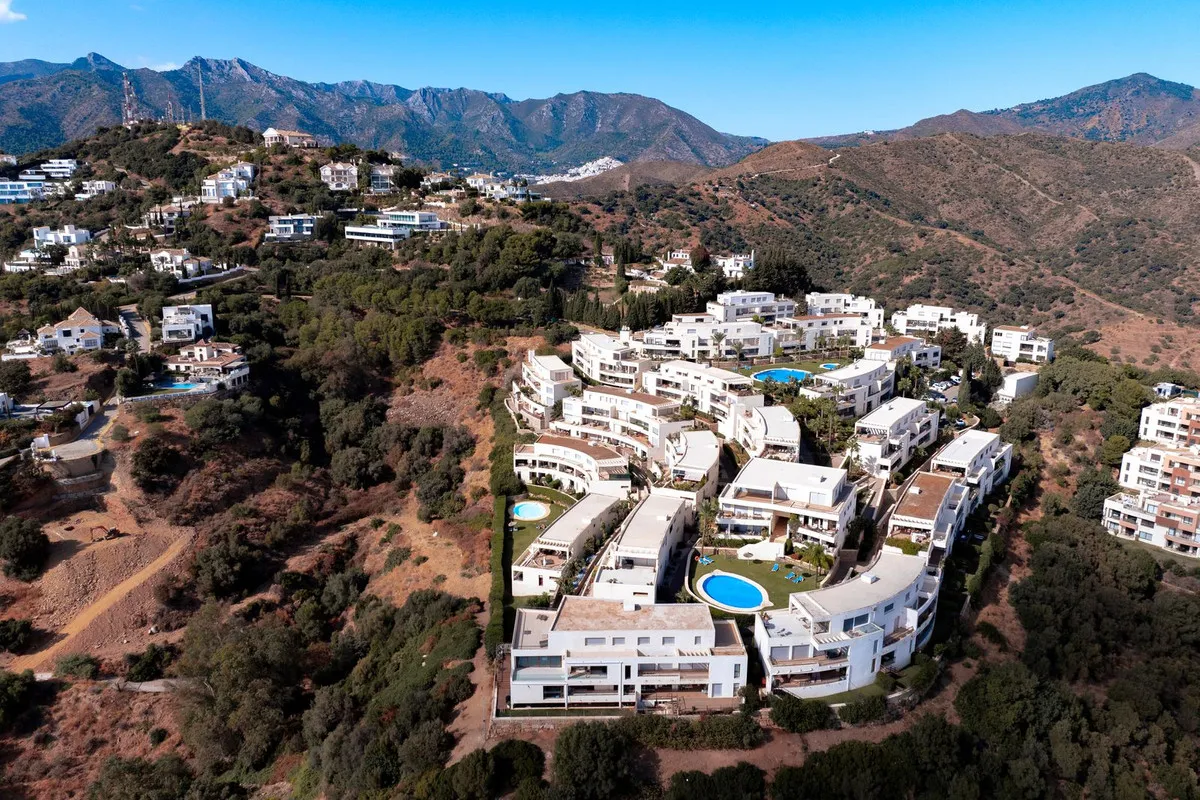 dd0c9306-85e9-46aa-9c7d-2f84b51b8242