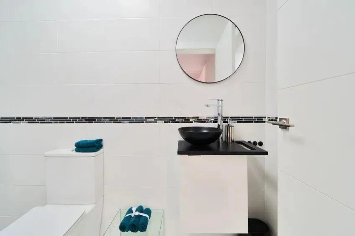 fd552b8e-68e5-42e3-a6fc-7e331750dad9