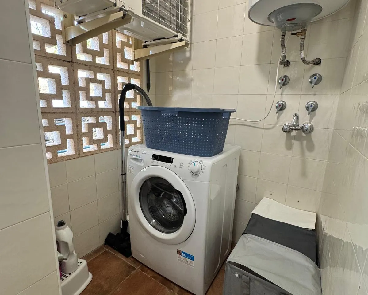 dc2b2ffb-ff1d-42d7-aea8-bdb4a9ca6858