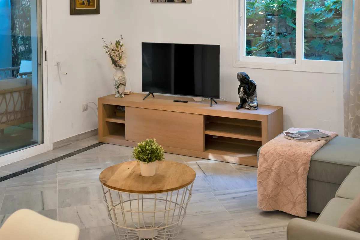 1b0d9b71-7543-40a6-8646-80bac6aae8c0