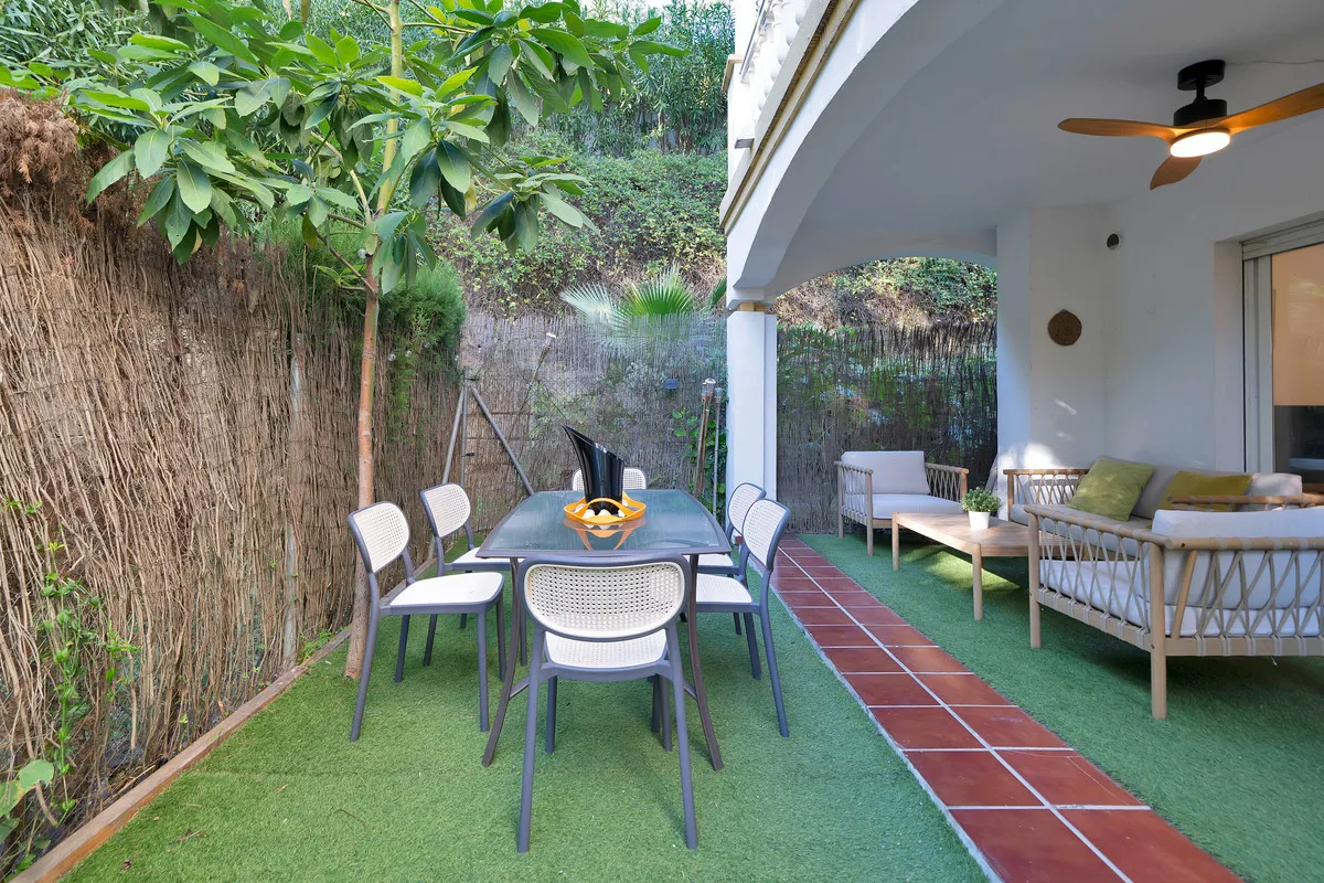 fb81500d-b932-41c0-b0f3-e85ff7212d52