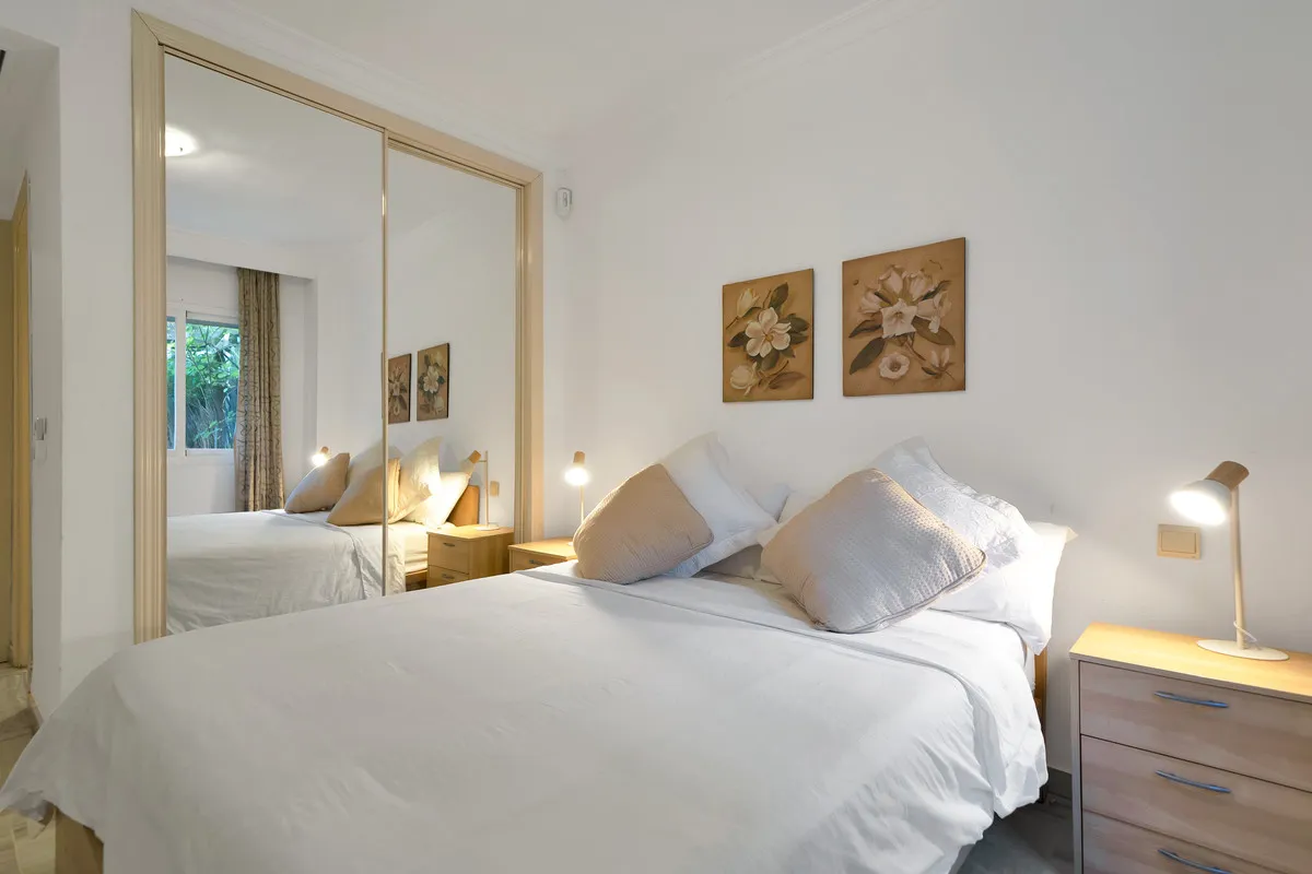 ff1073de-e1d6-40d4-8b00-b9d317a87d25