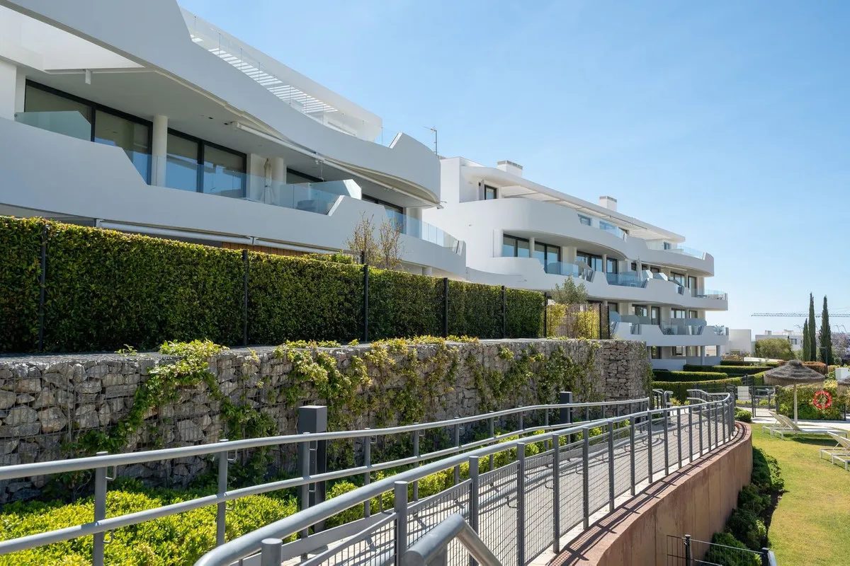 b86a6b0d-380e-4295-933f-2b55815ad5f0