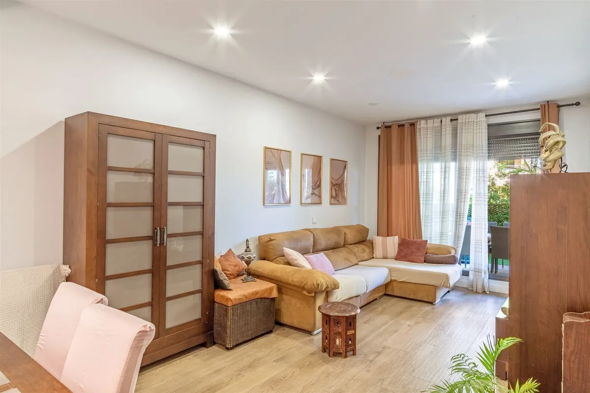 1b2acc3b-9ae5-401c-bc42-28efa13d36e3