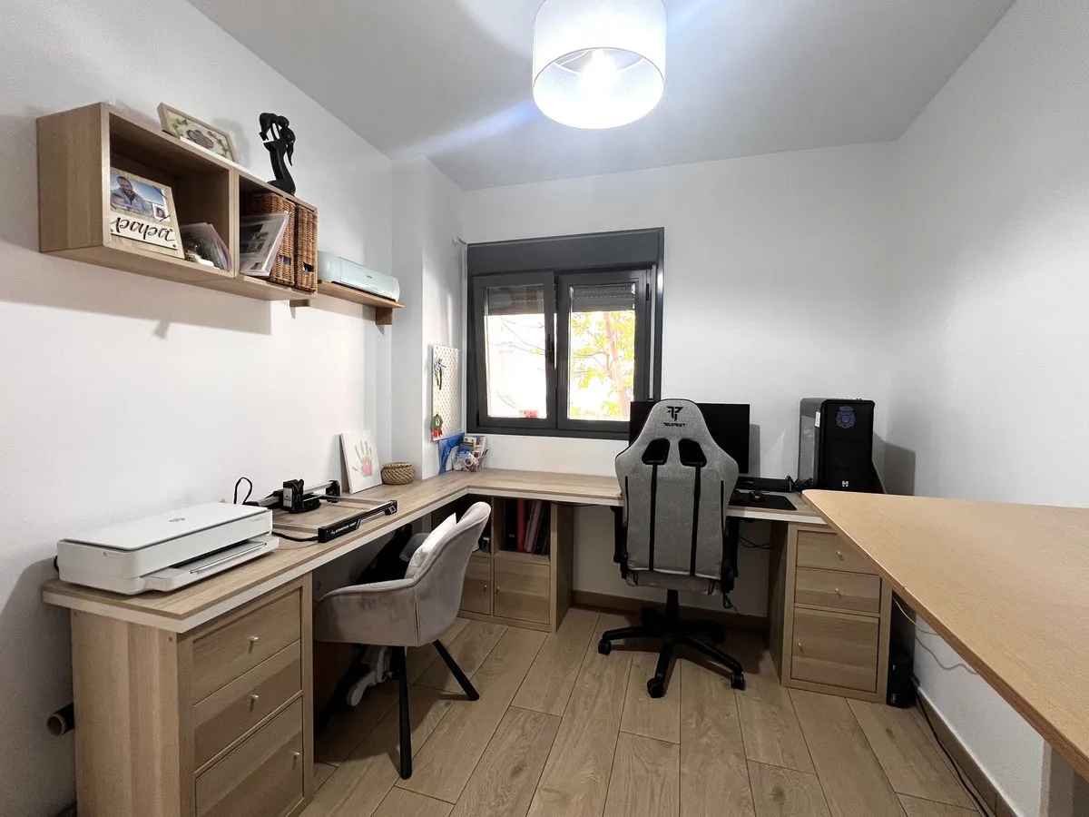 7e892855-261b-44ca-b137-7f8018d8e578