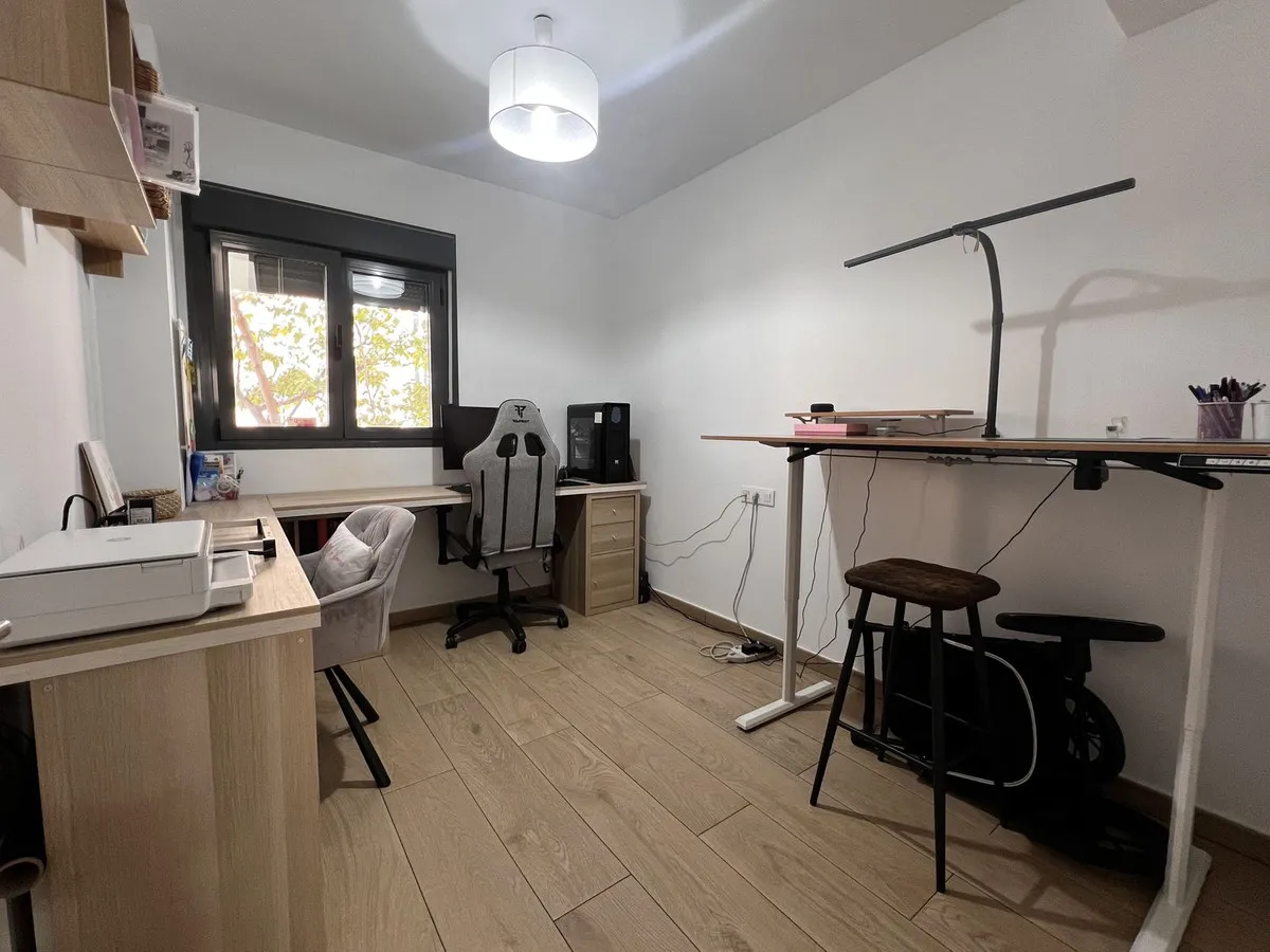 c686e1c3-2b25-4a8f-921c-a4def8121f46