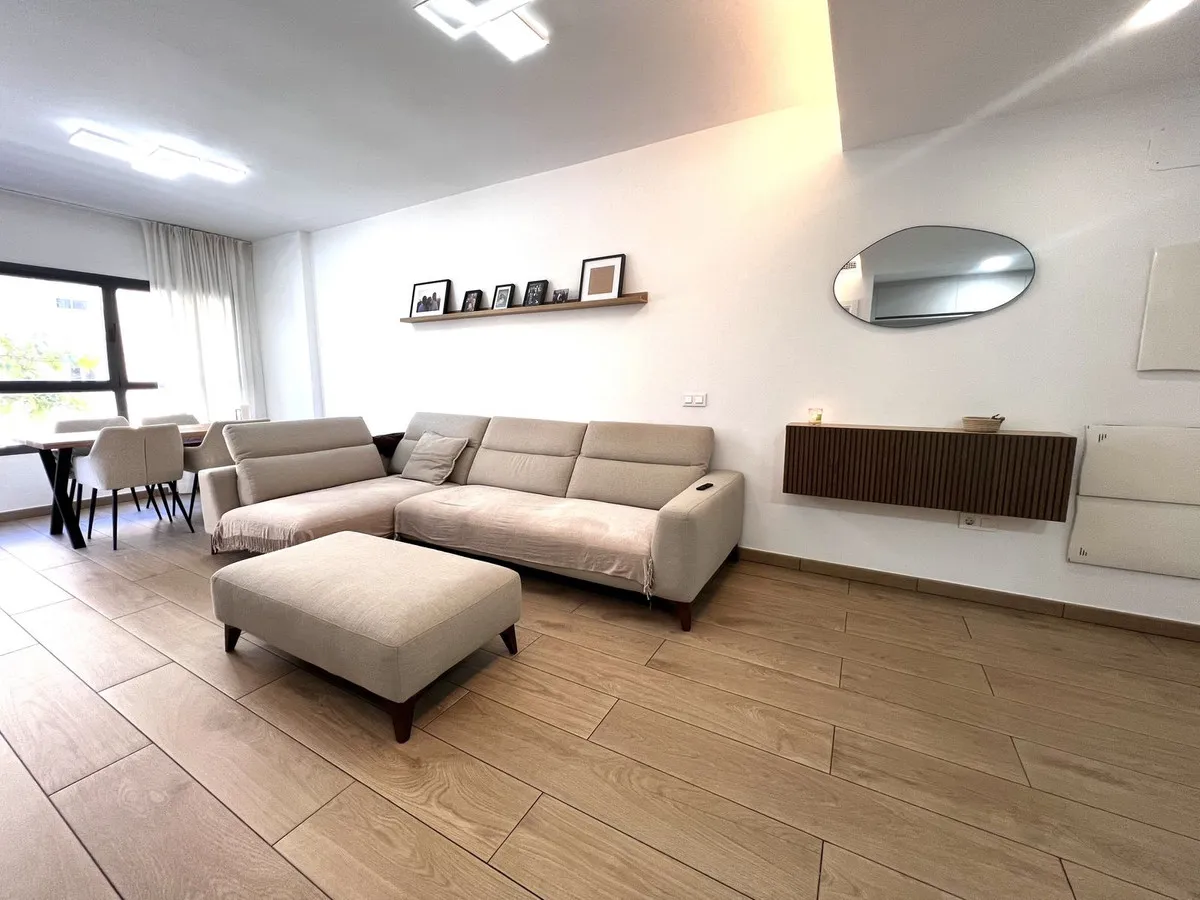 f51f19fc-815d-4221-adc2-5bccab740476