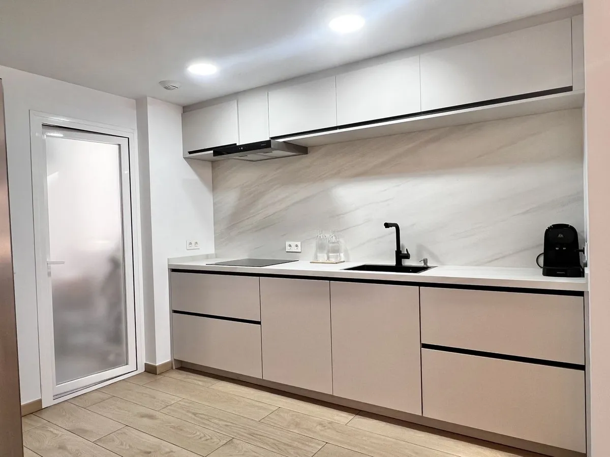 ff6bec2e-a653-4bfc-b1a7-bd76eea56efa