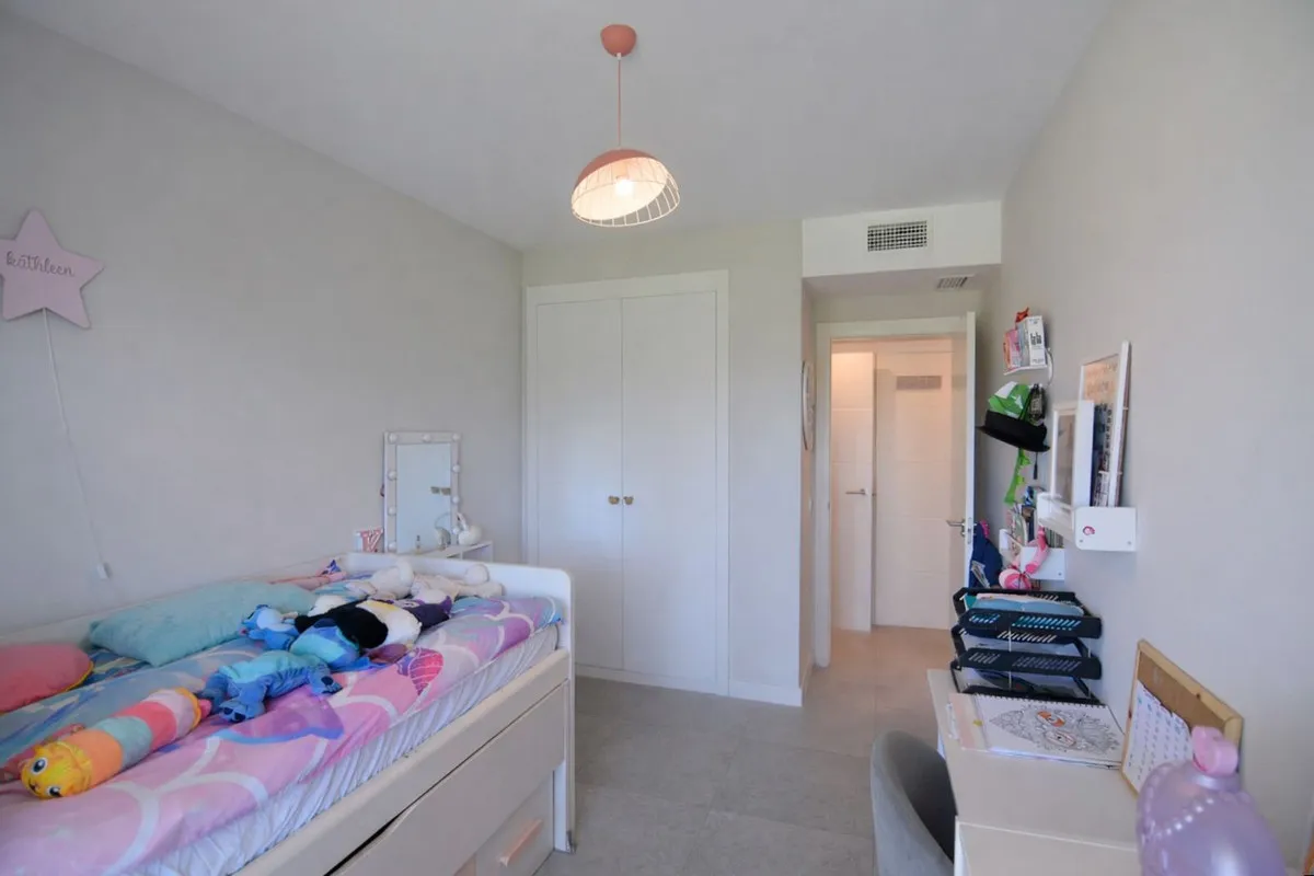 4e5cf698-a032-4f68-a273-2d42443d75d9