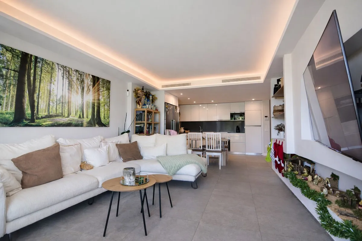 da6f56db-83e4-4fe4-b8db-132d1214465f