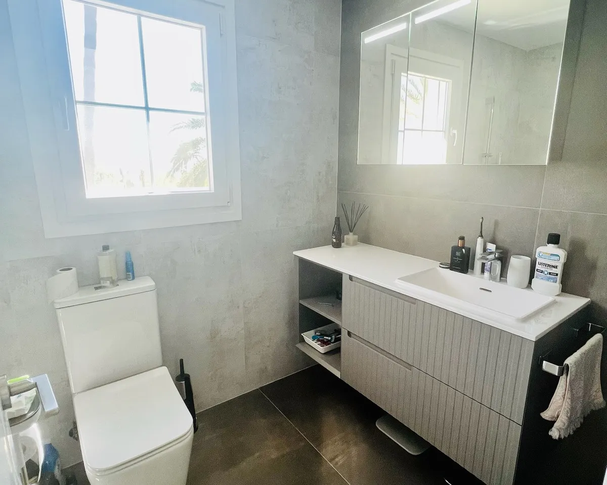 0bbc52dd-7400-476f-b680-1e3123a73d49