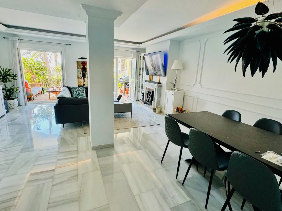 23037eec-d1c4-40a6-8ad1-9d7a5bde848e