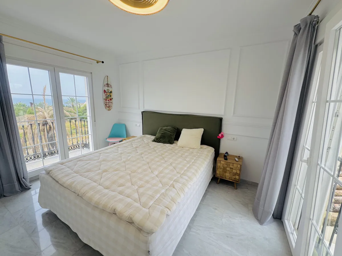 b2ef14c9-9ec7-4c2b-916c-b9325360fd46