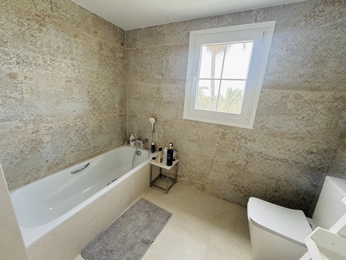 b9f144e6-fd51-450a-847c-087ae9175093