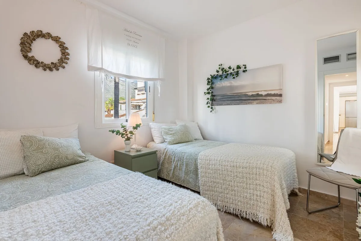 052fdac8-6ad3-43f6-8dd2-74e47a4e99d8