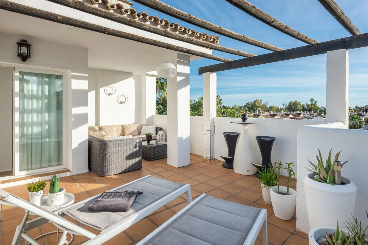 Luxurious Duplex Penthouse in Los Naranjos de Marbella