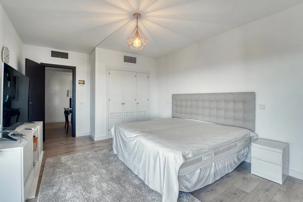 91b09b43-d0f6-4f36-a060-7c0439469b7f