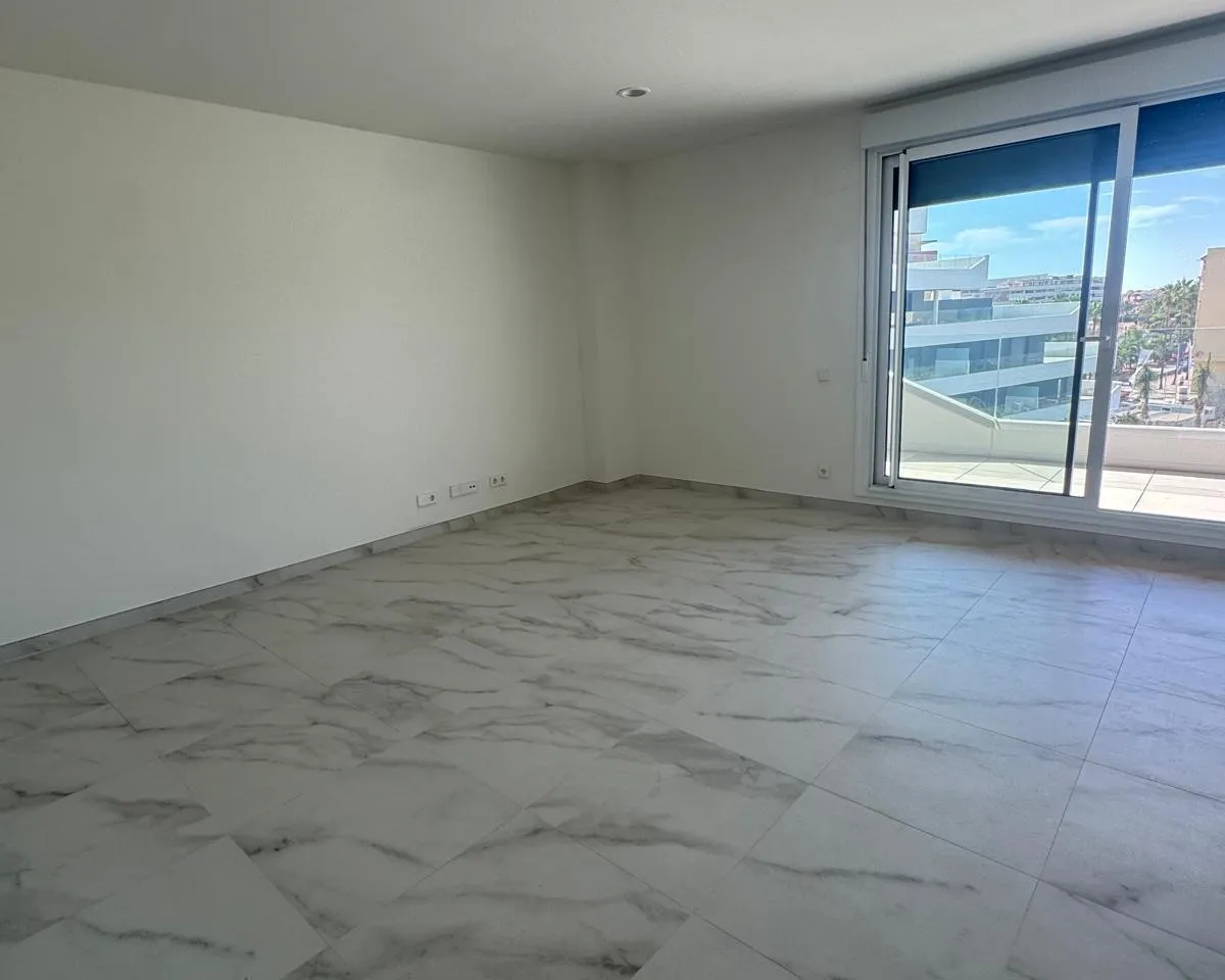 5f4ee8c6-9ee5-429d-8ffe-fba6bcf2451e