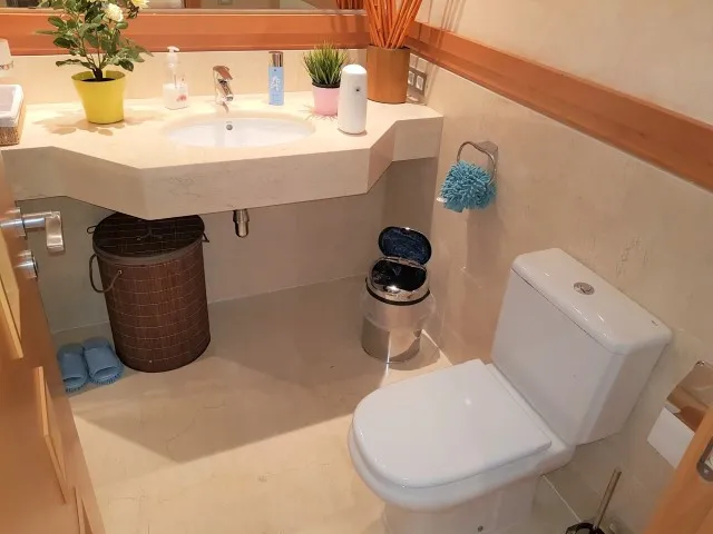 12b3ebc6-3390-40f5-8c12-4dcaa9c4b948