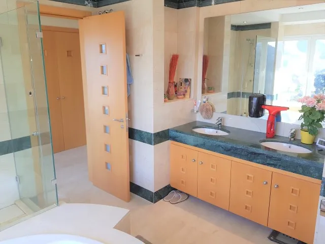 76716683-585c-4f84-a1f5-da17eca8f03d