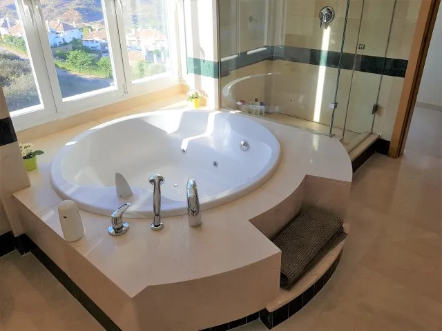 7aef739e-e282-4d1b-bc24-11dec18392af