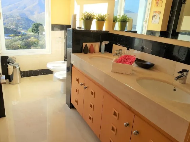 cc7f045c-87e4-48df-90fb-c1caabc9de32