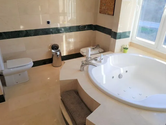 da8ad0a8-971d-4842-8b28-11c3394a124c