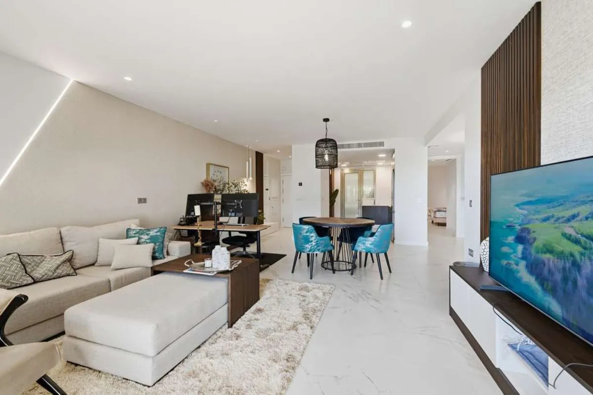 f9ba4f4b-3c8c-4230-9ff4-1fe88808a5cb