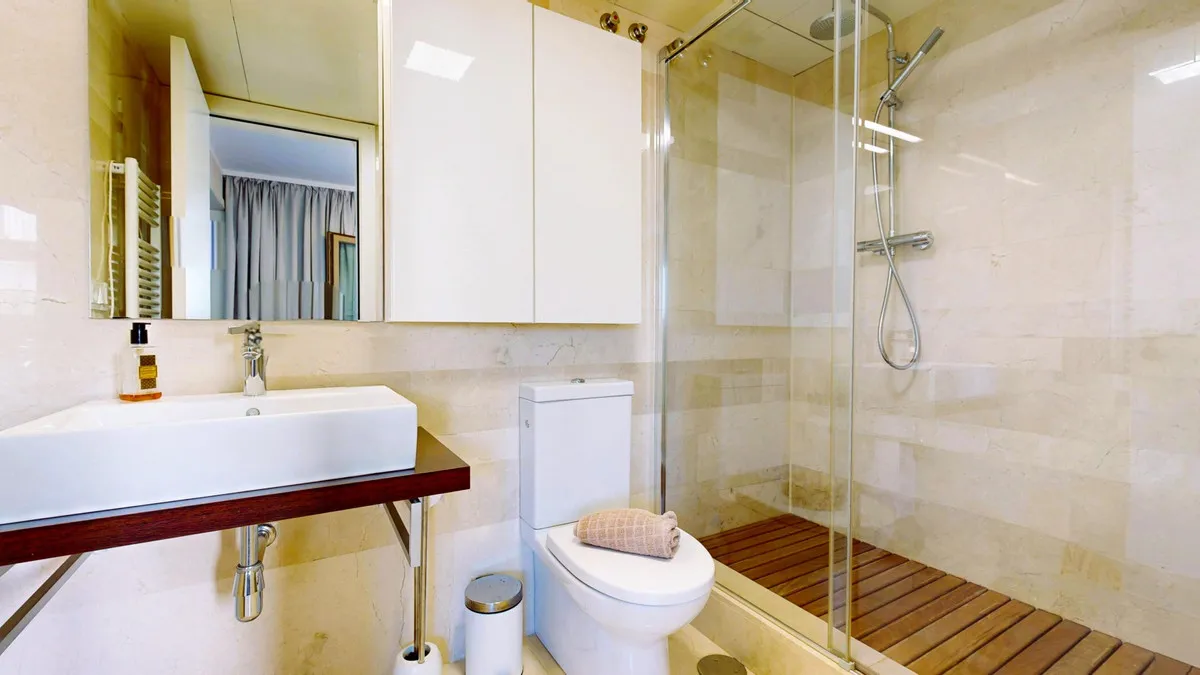 ca5b2a4c-d714-40a7-8e6b-759f338bdf3b