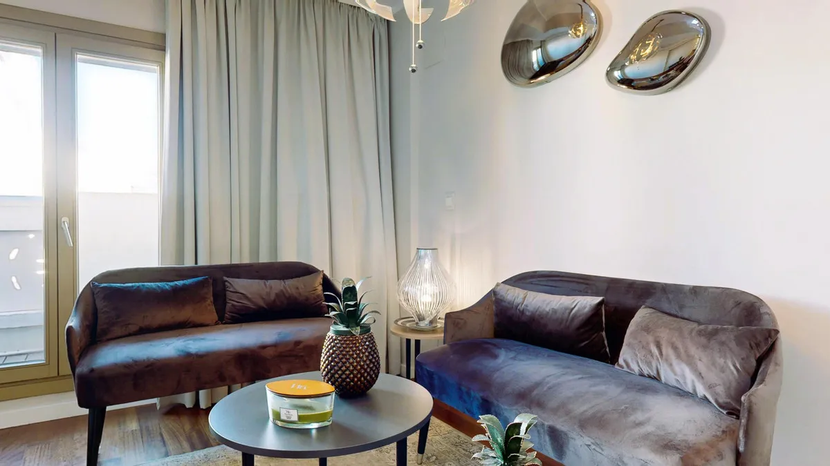 f3433996-9aae-4d01-b84f-9930e9cdcde4