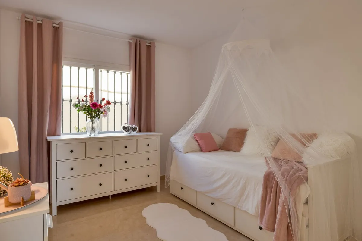 78b847c5-4a79-4c31-a3e3-c383fd481977